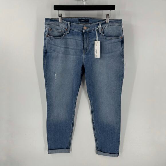 Level 99 NWT Light Wash Rolled Cuff Sienna Tomboy Style Jeans Size 32 - Picture 1 of 14